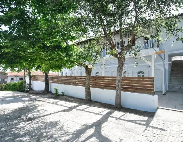 Tiara Holidays - Imeres Studios & Apartments